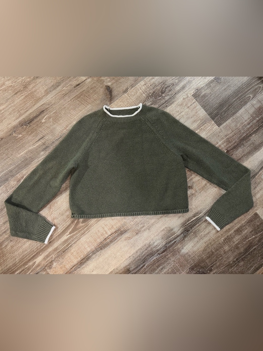 Hollister Olive Green Crop Crewneck Sweater with White Trim